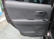 Daihatsu Materia 27