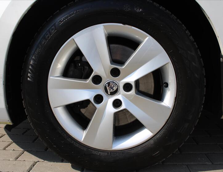 Škoda Superb 9