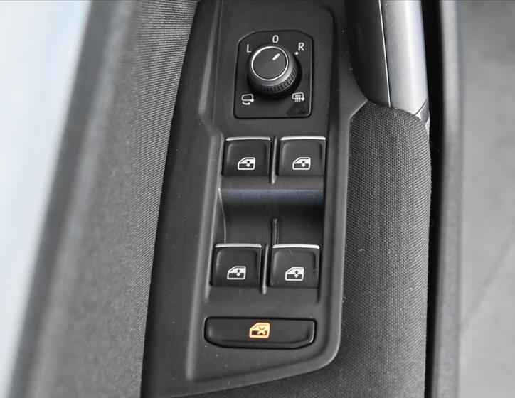 Volkswagen Tiguan 30