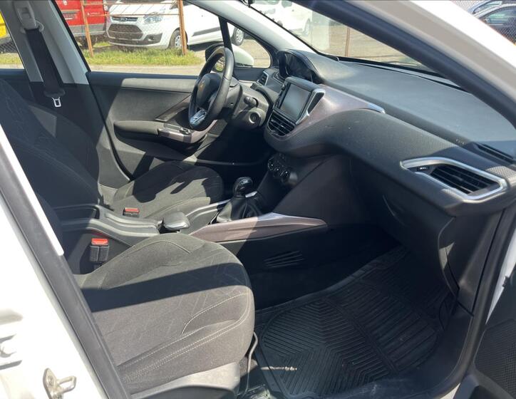 Peugeot 2008 10