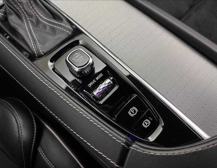 Volvo V90 25