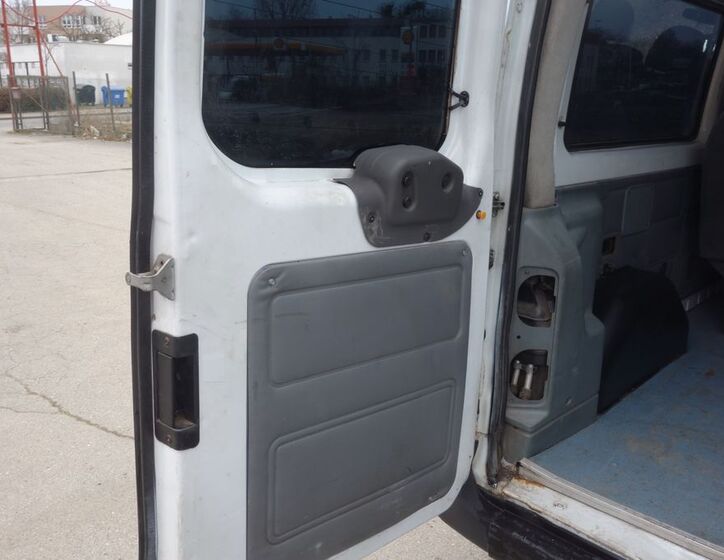 Ford Transit 18