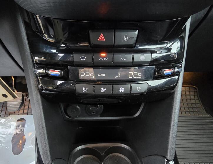 Peugeot 2008 22