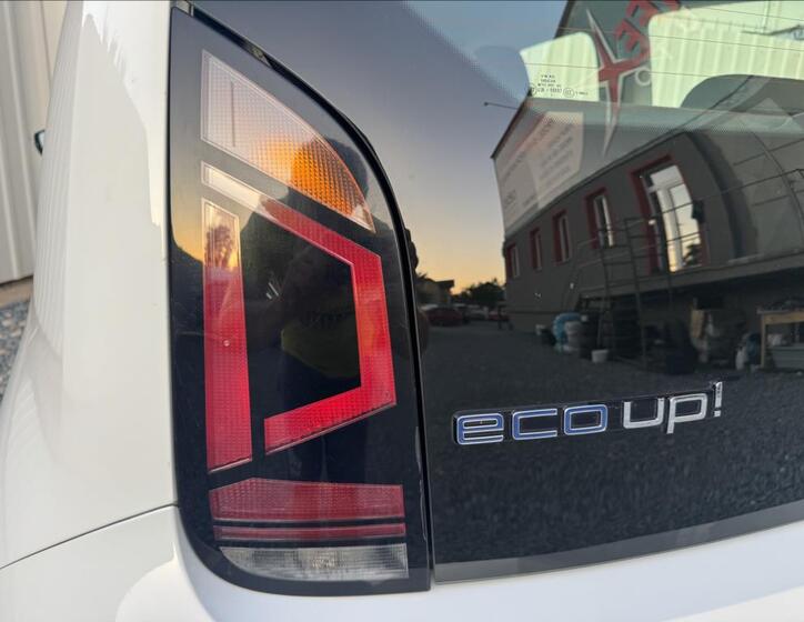 Volkswagen up! 15