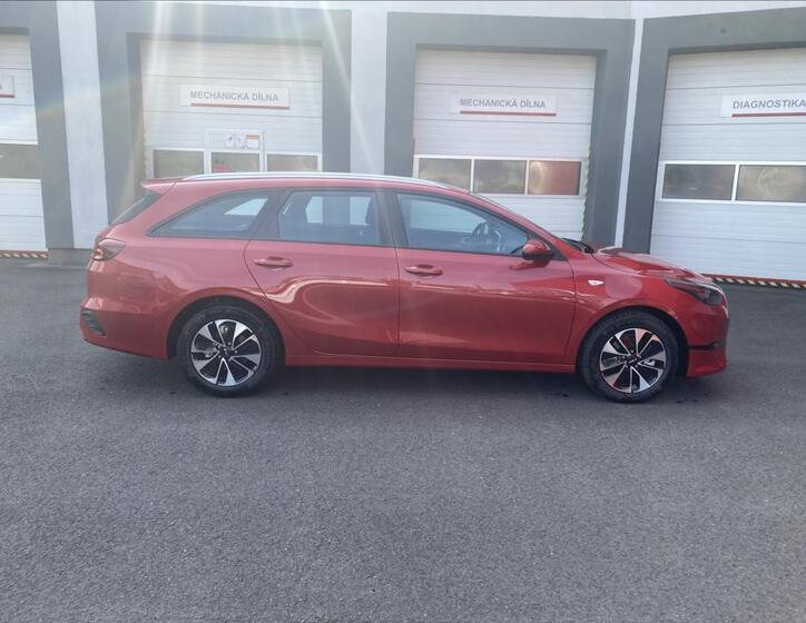 KIA Ceed 4