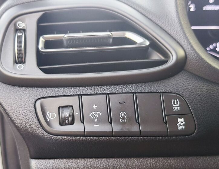 Hyundai i30 27