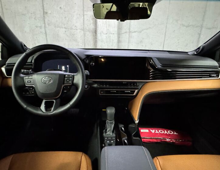 Toyota Camry 14