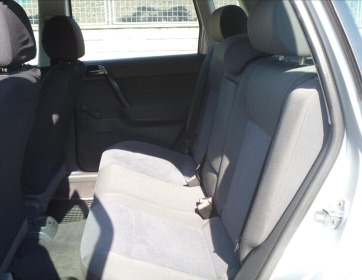 Volkswagen Polo 12