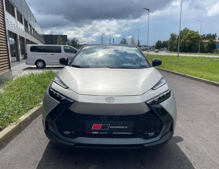 Toyota C-HR 2