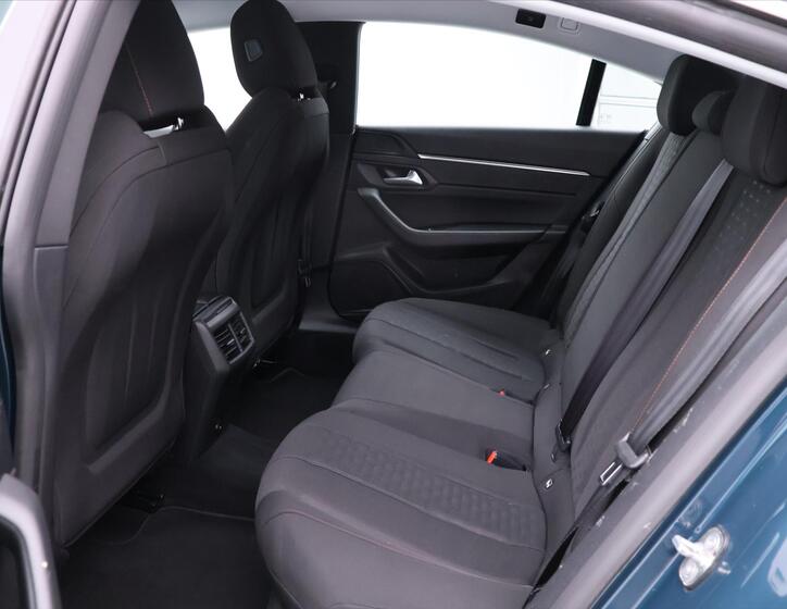 Peugeot 508 13