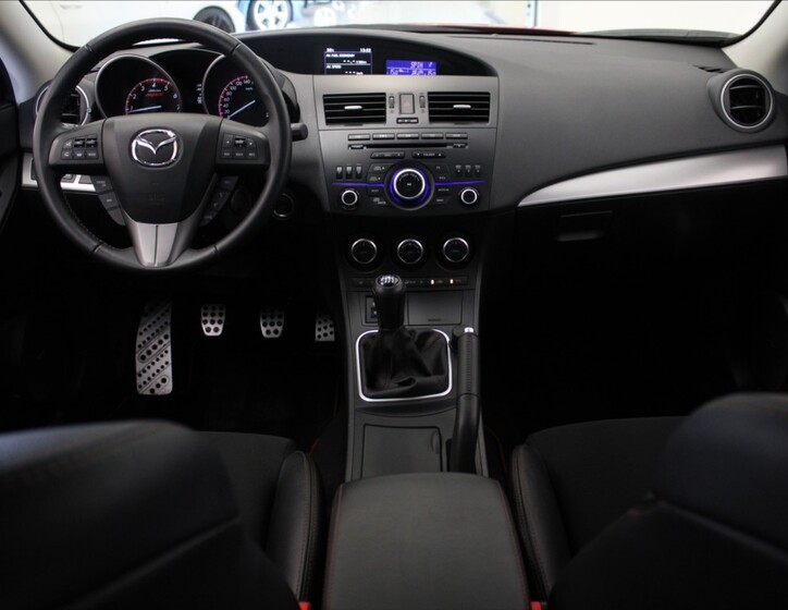 Mazda 3 8