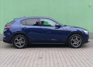 Alfa Romeo Stelvio 6
