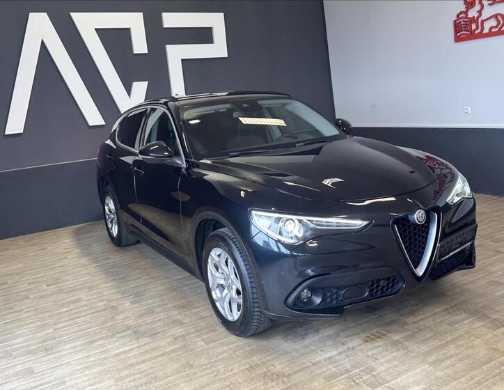 Alfa Romeo Stelvio 4
