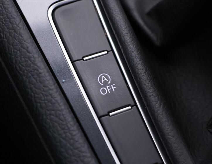 Volkswagen Golf 28
