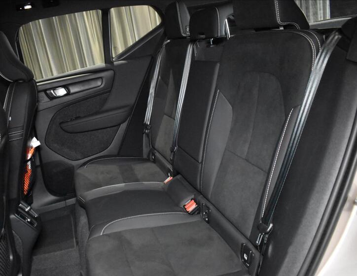 Volvo XC40 9