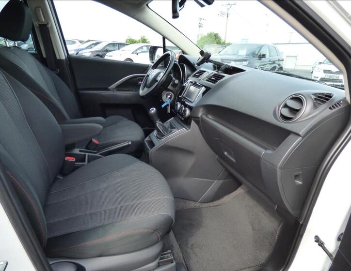Mazda 5 48