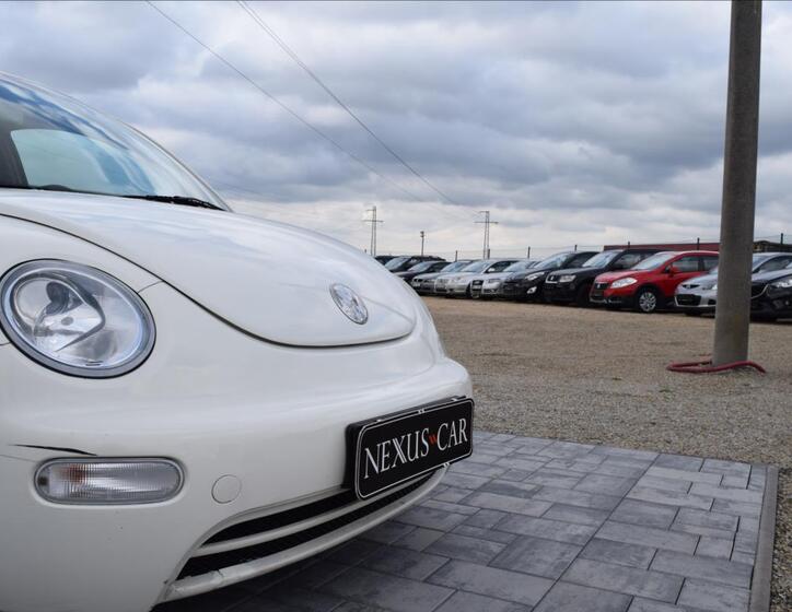 Volkswagen New Beetle 13