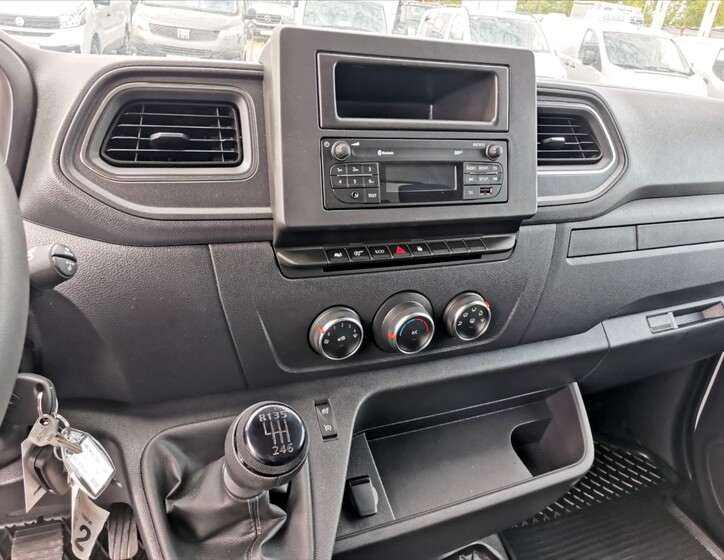 Renault Master 9