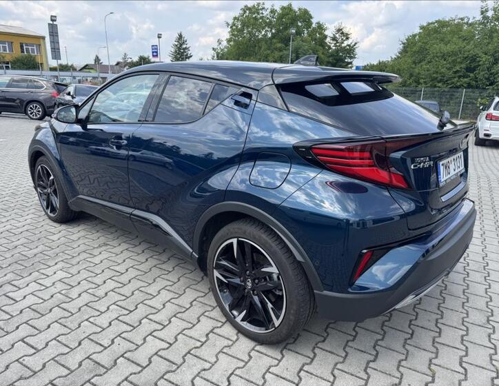Toyota C-HR 6