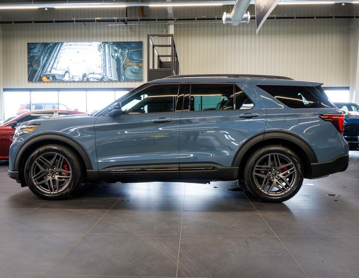 Ford Explorer 2