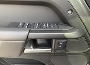 Land Rover Defender 64