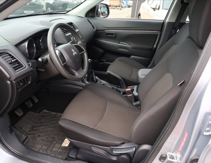 Mitsubishi ASX 8