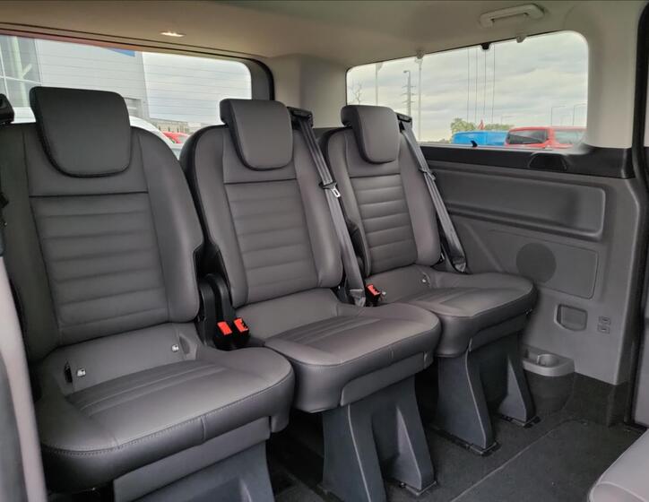 Ford Tourneo Custom 16