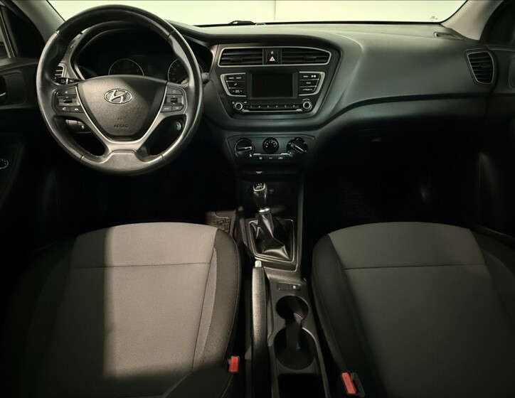Hyundai i20 9