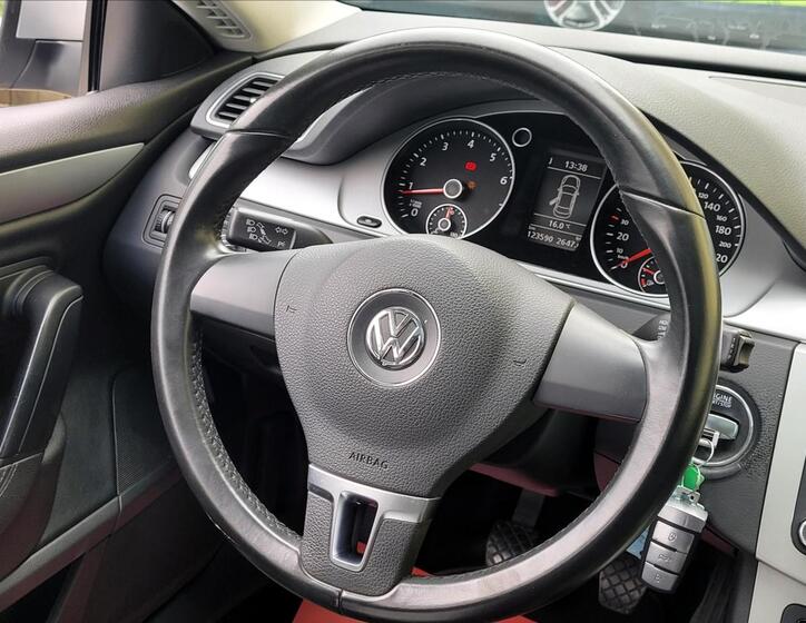 Volkswagen Passat CC 32