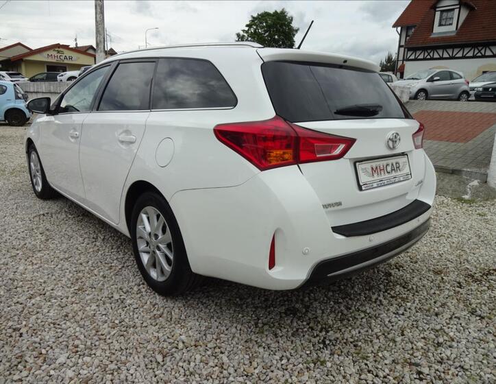 Toyota Auris 5