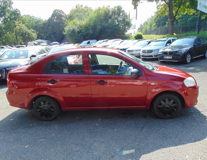 Chevrolet Aveo 4