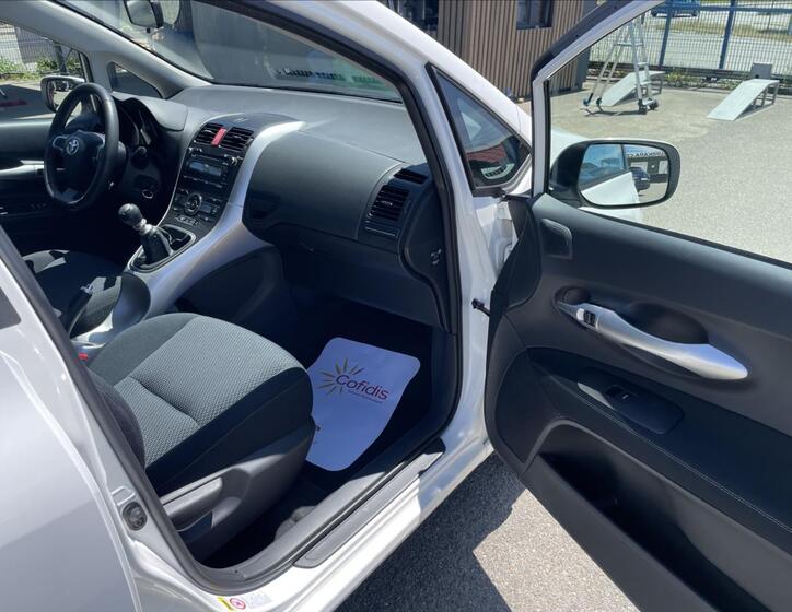 Toyota Auris 19