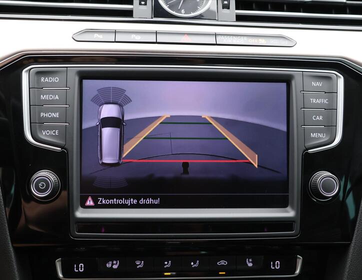 Volkswagen Passat 24
