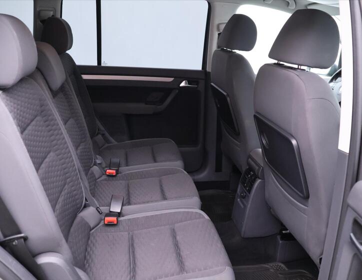Volkswagen Touran 14