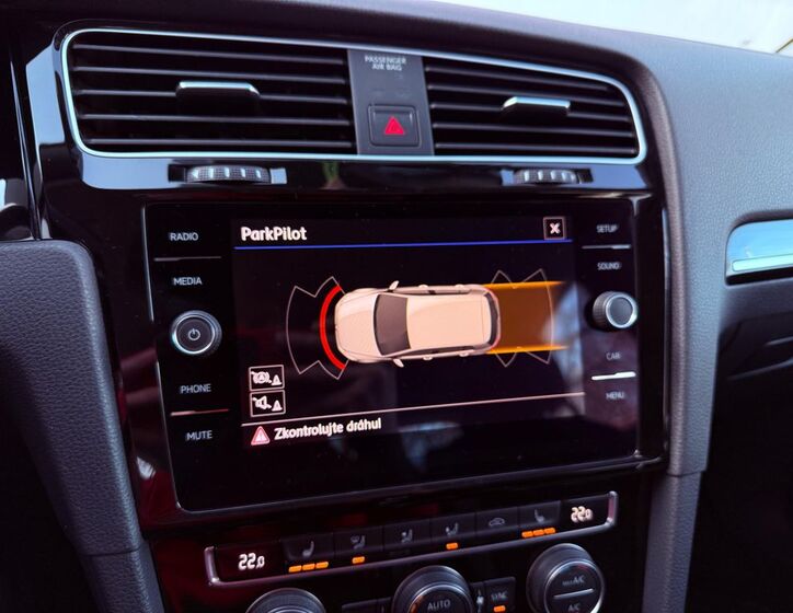 Volkswagen Golf 22