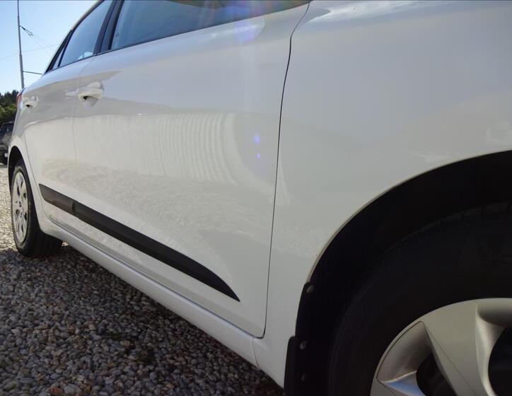 Hyundai i20 10