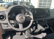 Mercedes-Benz Sprinter 9