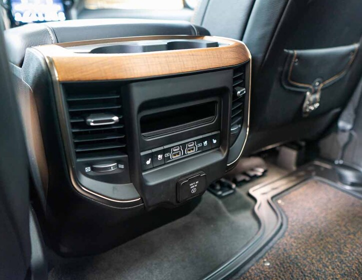 Dodge RAM 38