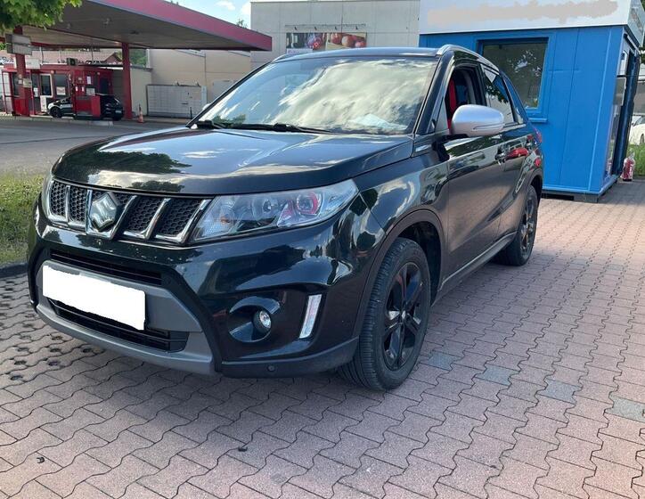 Suzuki Vitara 1