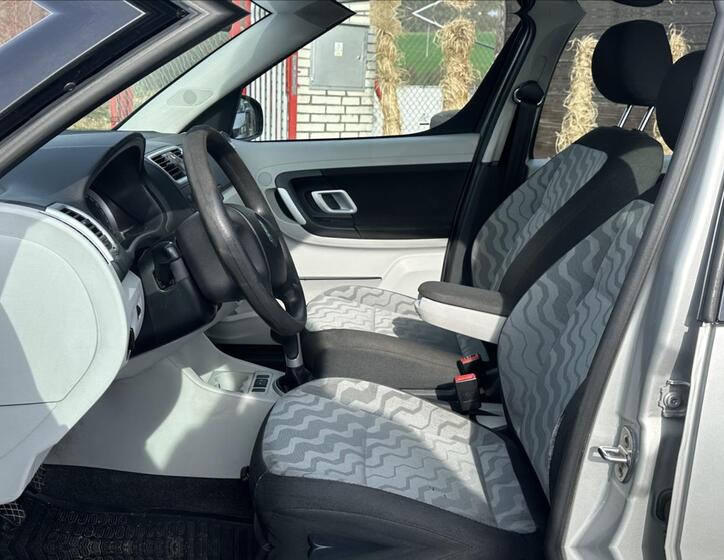 Škoda Roomster 9