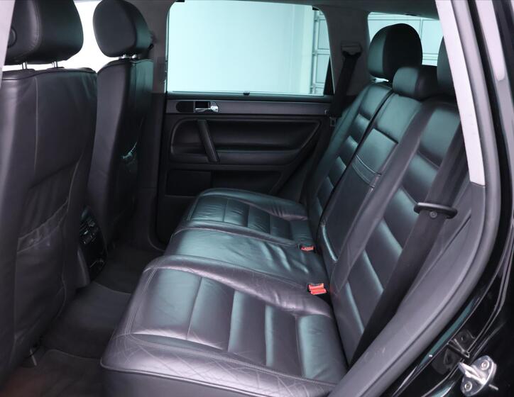 Volkswagen Touareg 16