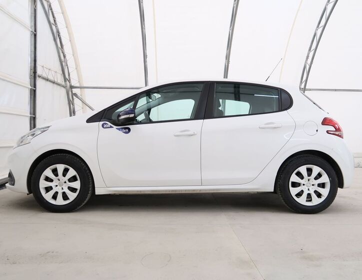 Peugeot 208 9