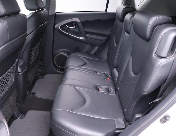 Toyota RAV4 14