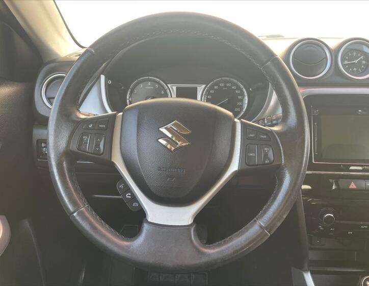 Suzuki Vitara 13