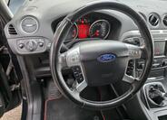 Ford Galaxy 12