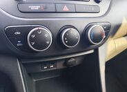 Hyundai i10 16