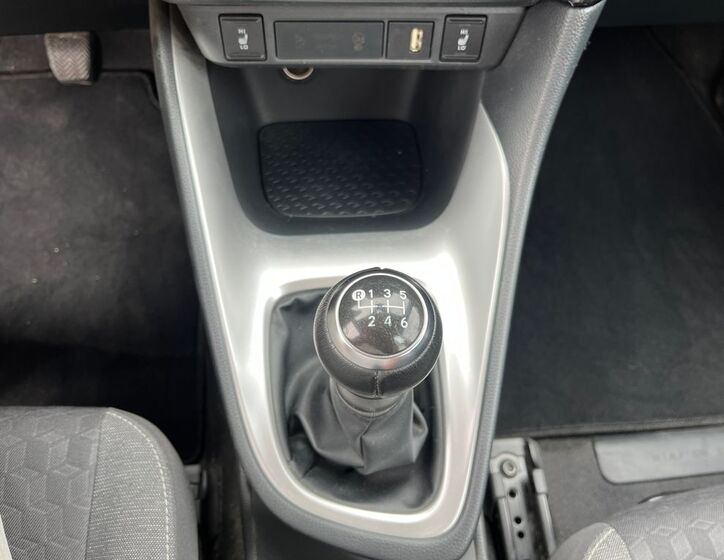 Toyota Yaris 23