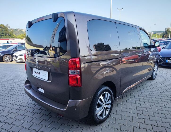 Peugeot Traveller 6