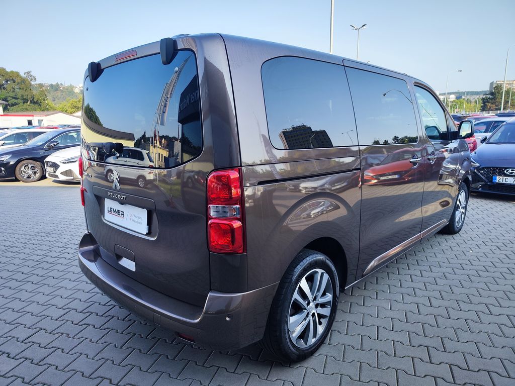 Peugeot Traveller