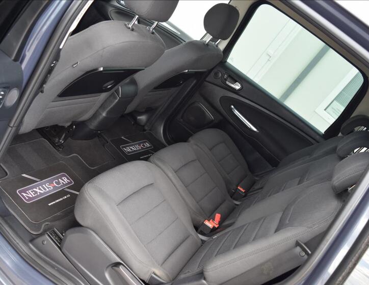 Ford Galaxy 19